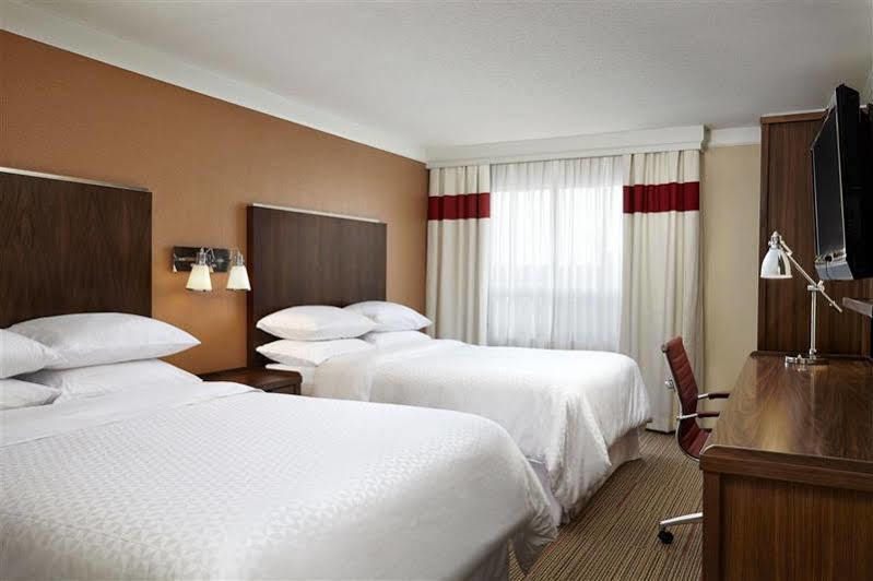Four Points By Sheraton Kitchener-Waterloo Exterior photo